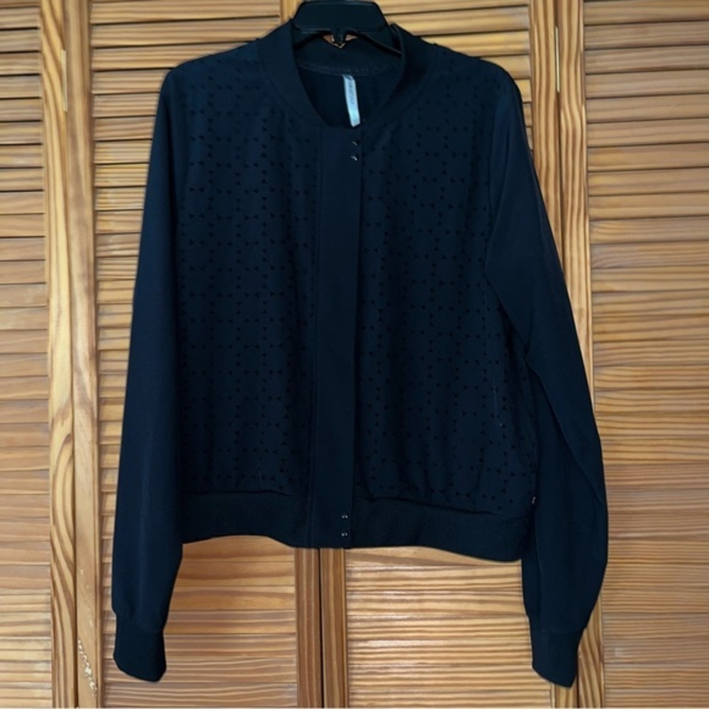 Fabletics Black Ithaca Laser Cut Bomber Jacket Size‎ Large